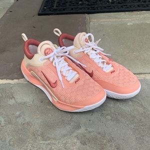 White and Peach NikeCourt Zoom NXT Brown Women’s Size 9